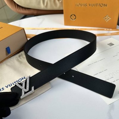原版包裝 L0Uis Vuitt0N 今季新品 男士原單腰帶 寬度35毫米 雙面進口小牛皮壓細紋內襯平紋小牛皮底 搭配新款五金 可雙面使用佩戴