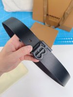 特 巴宝莉 TB系列 全套包装 意大利原厂皮料 双面两用 尺寸4.0cm 五金进口炉内五金，