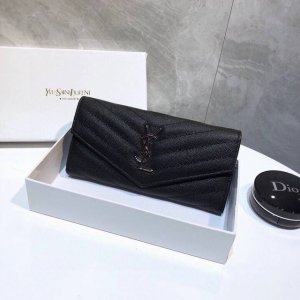 颜色 黑银尺寸 19X10圣罗兰进口鱼子酱牛皮质感一流独一无二风格，实用内阁超美超时尚美女必备单品