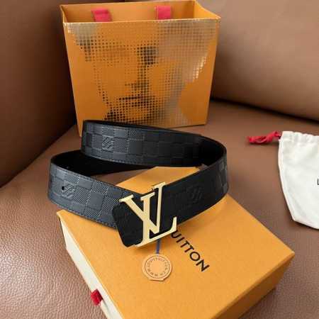 L0Uis 、Vuitt0N 男士经典压花腰帶 寬度40毫米 配置精品字母搭扣 顶级 - 点击图像关闭