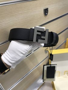 配送专柜包装 打孔针 特批 新款 Fd 宽35Mm 支持Nfc 芯片扫描，标志造型皮带，原版间色花纹F铆钉扣，进口原版 黑色小牛皮配原版老花制成，镀金表面金属制