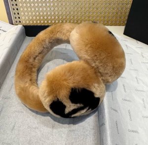 单面男女同款疯狂打Call值得拥有 人间白富美,网红明星同款 香奈儿滑雪耳罩，日常保暖出行必备 滑雪日常凹造型简直太赞了 保暖打气物件 高颜值 自留黑白拼色 可