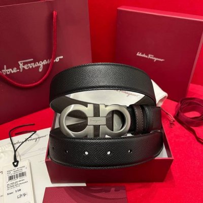 Ferragamo 菲拉格慕 雙面意大利進口原廠手掌纹 全新精雕鑽石效果搭扣 寬度35毫米 雙面雙色可用 該皮帶可調節 且能根據需要裁剪達到修身效果 顶级