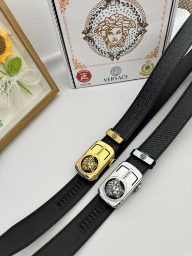 品名：Versace.范思哲 自动带 材质：原单牛皮腰带 百分百头层牛皮腰带保证真皮，24K纯钢扣，专柜原单品质、做工精细，时尚大牌，送人自用首选 包装： 请认