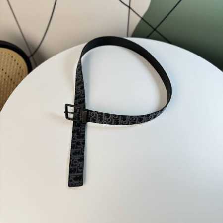 特 。DIO纯铜五金宽3.5CM原单搭配原扣头，油边近乎完美，原产皮料定制，双面可用，质感无可挑剔！ - 点击图像关闭