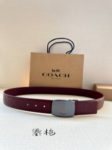 p200 3.7Cm（宽）Coach 这款双面腰带采用运动小牛皮制作，配有经典标志带扣，一款产品，两种外观。其合身度可个性定制，可用剪刀进行剪裁。 saz d4