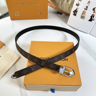 驢家女士腰帶 寬度2Cm 一面定制帆布面料 一面柔軟的平紋牛皮底全新針扣設計 簡潔大方 尾巴帶有精緻五金 與腰帶完美相連 奢華百搭款