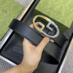 特 Gucci 專櫃最新升华版本 寬度38毫米 進口小牛皮壓花衬托稀缺的原廠意大利樹膏皮 搭配做工精緻的Gg扣