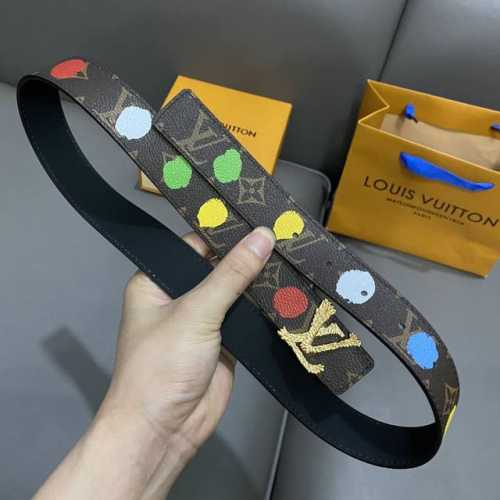 圖片包裝10 寬：30Mm 驢家ss2023新品 原單女士新品 雙面腰帶呈現全新漸變色圖案 搭配進口小牛皮 在清新色調中釋放夏日氣息 搭配平滑掛扣 雙面用