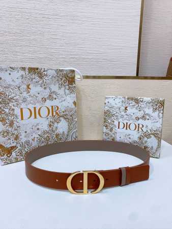 D Ior Montaigne *Cd*腰带 饰有*Christian Dior*标志 富有光泽的金色饰面金属细节 两个可拆卸环 小牛皮腰带 3.4Cm - 点击图像关闭