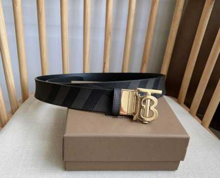 Burberry 巴宝莉专柜同步上新精选品牌标志性London格纹搭配平滑皮革反面设计 饰牌搭扣点缀品牌专属标识图案 宽:3.5Cm 精致优雅 简单大方 - 点击图像关闭