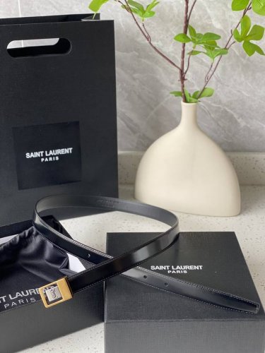 特 开春秀款Saint Laurent 圣罗兰女士腰带皮带 原厂真金电渡扣头，意大利原厂皮，宽2.0Cm，代购级。