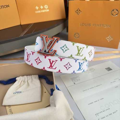 原版包裝 L0Uis Vuitt0N 專櫃最新版本 寬度40毫米 皮帶面採用定制帆布面料 原廠進口頭層小牛皮底 手感極佳 配置新型字母搭扣 雙面用 滿足不同需求