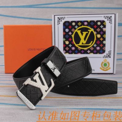 腰带皮带：Lv 路易威登原单牛皮皮带 男款皮带：材质百分百头层牛皮腰带保证真皮皮带，专柜原单品质、做工精细，时尚大牌，送人自用首选包装： 请认准如图专柜