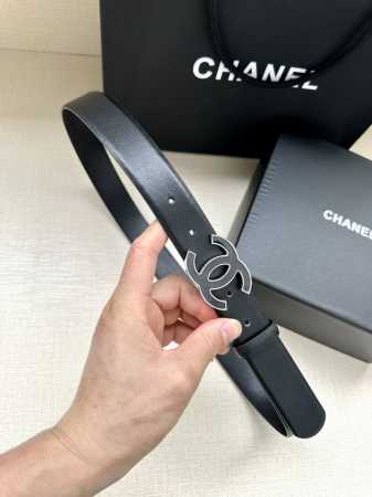 宽度3.0cm Chanel 香奈儿 进口柔软小牛皮纹路清晰五金配件金 银色 金属磨胶钢扣。 - 点击图像关闭