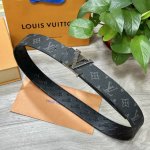 图片包装 Lv.路易威登 宽40Mm双面原版小牛皮 搭配单钌钯电镀扣 完美的手感.油边 出众的设计.风格 高贵奢华 时尚大方 高清实拍 货真价实 品质保证 双面