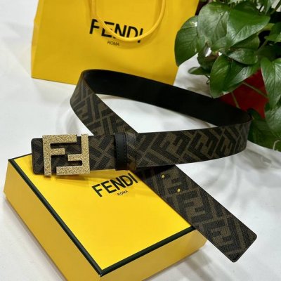Fendi 芬迪 专柜同款 宽4.0Cm 双环正反用腰带 Ff按钉搭扣 黑色Cuoio Romano皮革材质 反面面料带有烟草黄和黑色Ff图案 四方金属饰面 时