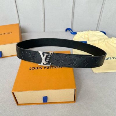 圖片包裝10 寬度：40Mm Lv Pyrmide Truck L Oeii雙面腰帶 驢家 海外原單代特供 面為進口小牛皮壓飾有標誌性品牌圖案效果工藝 原廠配色