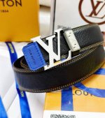 皮带：Lv..路易..威登顶级复刻. 腰带：原单品质百分百进口原厂头层牛皮，保证真皮。贴皮雾面工艺.真空电镀.永不掉色.24K纯钢扣头层小牛皮双面可用专柜同等质