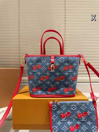原版布 Lv 牛仔樱桃Neverfull Bb Lv新款超迷你Neverfull Bb又奶又高级 超Mini尺寸轻盈便携~却不失优雅气质 - 点击图像关闭