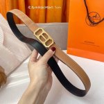 特 爱马仕Hermes 原单爱马仕，宽2.4Cm进口原版皮带身，双面可两面用，精品电镀五金 ！
