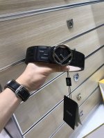 配送专柜包装 特批新款 Fd 宽40Mm 标志造型宽皮带。钉扣式带扣。进口小牛磨砂制成，原版浮雕纯手工绘黑色咖啡色Ff 图案，非市场电脑喷印平平没凹凸质感，支持