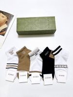 配包装 一盒5 双 Gucci 古琦 经典字母Logo 双G 短袜 ，Ins超火爆短袜，纯棉面料，潮人必备 ，经典配色 个性时尚百搭款，你值得拥有哦