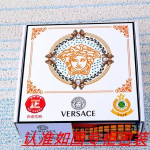 品名：Versace.范思哲原单 材料：百分百头层牛皮，保证真皮。24K纯钢扣双面可用专柜同等质量， 送人自用首选 包装： 请认准如图专柜包装，赠送打孔器，银联