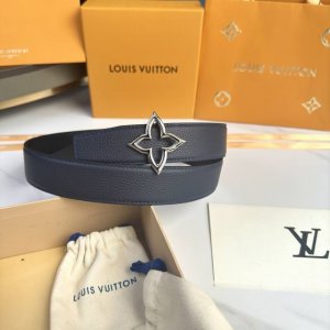 原版包装 L0Uis Vuitt0N 今 驴家男士原單腰帶 寬度35毫米 腰带采用一面荔枝纹Togo皮一面进口小牛皮底 双八字头尾设计款 搭配新款设计精钢五金