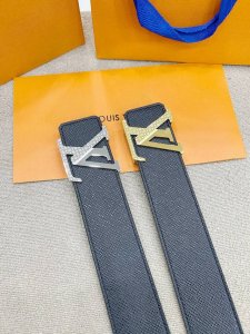 -配专柜包装路易威登冲孔秘原单高端品质专柜官网同步宽度3.8冲孔精美扣头意大利进口头层原版手掌花纹纹理消晰真实感超强打造全新的视觉3D郊果高档客户入手送礼自用佳