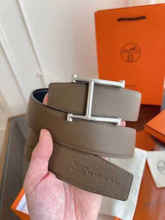 爱马仕 原单货品 宽度3.8Cm 双面头层Togo荔枝牛皮 柔软皮料。 双面可用，精细做工，品质好货。 扣头：不锈钢扣 黑色 金色 银色 码数：95-125Cm - 点击图像关闭