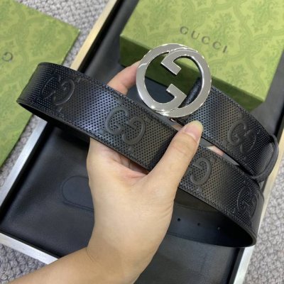高端品质，实物拍摄 配全套礼盒 ：Gucci 專櫃最新升华版本 寬度38毫米 進口小牛皮壓花衬托稀缺的原廠意大利樹膏皮 搭配做工精緻的gg扣