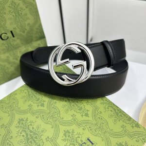 Gucci 0Ya0X 优质柔软细腻小牛皮面料 内衬进口专用底料 宽度4.0Cm 新版圆润互扣式双g搭扣