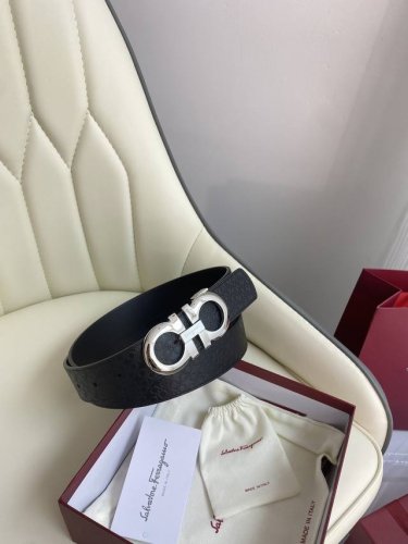 特 菲拉格慕双面原厂进口头层牛皮，双面使用，真空电镀铜扣，做工精致专柜品质！时尚休闲百搭火爆热销中！配专柜全套包装，宽度3.5Cm。