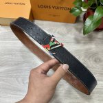 特 Lv.路易威登 宽40Mm双面原版小牛皮 搭配单钌钯电镀扣 完美的手感.油边 出众的设计.风格 高贵奢华 时尚大方 高清实拍 货真价实 品质保证 双面用