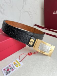 品名：菲拉格慕.Ferrgamo腰带 皮带 原单 型号：挂扣，纯铜材质经典挂扣，实物拍摄，头层牛皮 材料：百分百头层牛皮，保证真皮。纯铜材质，真空电镀永不掉色，