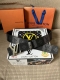 品名：Lv..路易..威登原单 材质：原单牛皮腰带 百分百头层牛皮腰带保证真皮，24K纯钢扣，专柜原单品质、做工精细，时尚大牌，送人自用首选 包装： 请认准如图