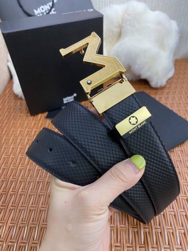 品名：万宝龙 Montblanc 原单 材质：原单牛皮腰带 百分百头层牛皮腰带保证真皮，24K纯钢扣，专柜原单品质、做工精细，时尚大牌，送人自用首选 包装： 请