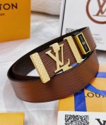 皮带：Lv..路易..威登顶级复刻- 腰带：原单品质百分百进口原厂头层牛皮，保证真皮。雕花镂空工艺.真空电镀.永不掉色.24K纯钢扣头层小牛皮水波纹双面可用专柜
