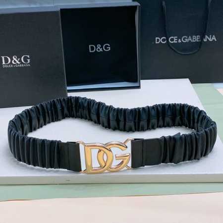 Dg 徽标卷褶牛皮弹力腰带，整体包裹软质卷褶牛皮覆层，风格干练摩登，浅金色、银色 电镀金属 Dg 徽标搭扣 4Cm 尺寸S M L Xl - 点击图像关闭