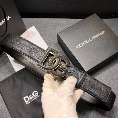 Dg，宽4.0Cm Dolce&Gabbana 全新荔枝纹腰带,简约配饰,点缀个性化 Dg 徽标搭扣。Dg 徽标