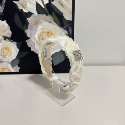 特 配专柜包装 Loewe 罗意威 最新发箍 小仙女快入手 特殊材质 不嘞头 可盐可甜～
