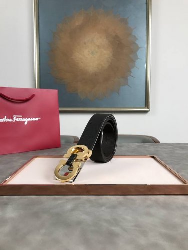 配全套包装盒 Salvatore Ferragamo菲拉格慕 意大利 男士腰带3.5Cm头层牛皮 配有钯金属Gancio扣饰，是打造现代精致造型的理想之选。该皮