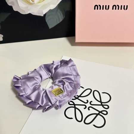 特 单个 配全套包装 Miumiu 缪缪 爆款真丝发圈，专柜款出货 一看就特别高档 超级百搭 必须自留 - 点击图像关闭