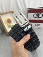 品名：菲拉格幕 自动带 材质：原单牛皮腰带 百分百头层牛皮腰带保证真皮，24K纯钢扣，专柜原单品质、做工精细，时尚大牌，送人自用首选 包装： 请认准如图专柜包装