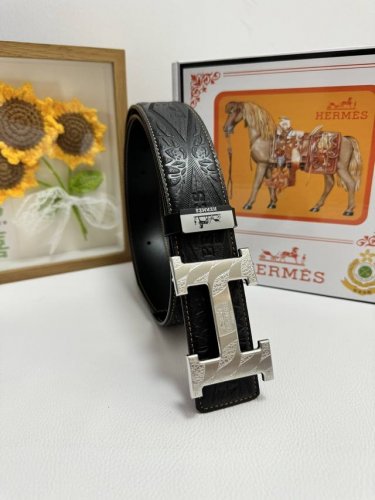 品名：爱马仕.Hermès 原单 材质：原单牛皮腰带 百分百头层牛皮腰带保证真皮，24K纯钢扣，专柜原单品质、做工精细，时尚大牌，送人自用首选 包装： 请认准如