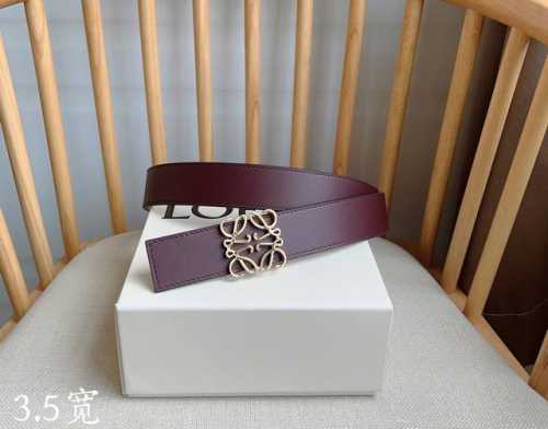 Loewe 罗意威 专柜最新同款腰带 选用光滑牛皮革双面腰带 配有Anagram针扣五孔调节 卓越的工艺 个性的造型 精美的材质 宽:3.5