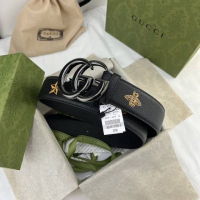 古奇，宽3.8Cm。最新原单意大利进口，Gucci复古标识出自80年代印花，搭配织纹背景，浮雕装饰金属搭扣，条条精美无瑕疵，原厂复刻，做工精细，搭配最新专柜方形