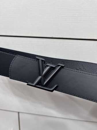 特 Lv.路易威登 全套包装 宽度 40Mm宽度 正品一体铸造五金钢扣 原厂皮料 双面原厂定制进口面料 可送礼自用不错选择 - 点击图像关闭