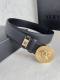 品名：Versace.范思哲原单腰带 皮带 型号：挂扣，经典人头纯钢材质扣头，头层牛皮，图片实物拍摄 材料：百分百头层牛皮，保证真皮。24K纯钢扣双面可用专柜同